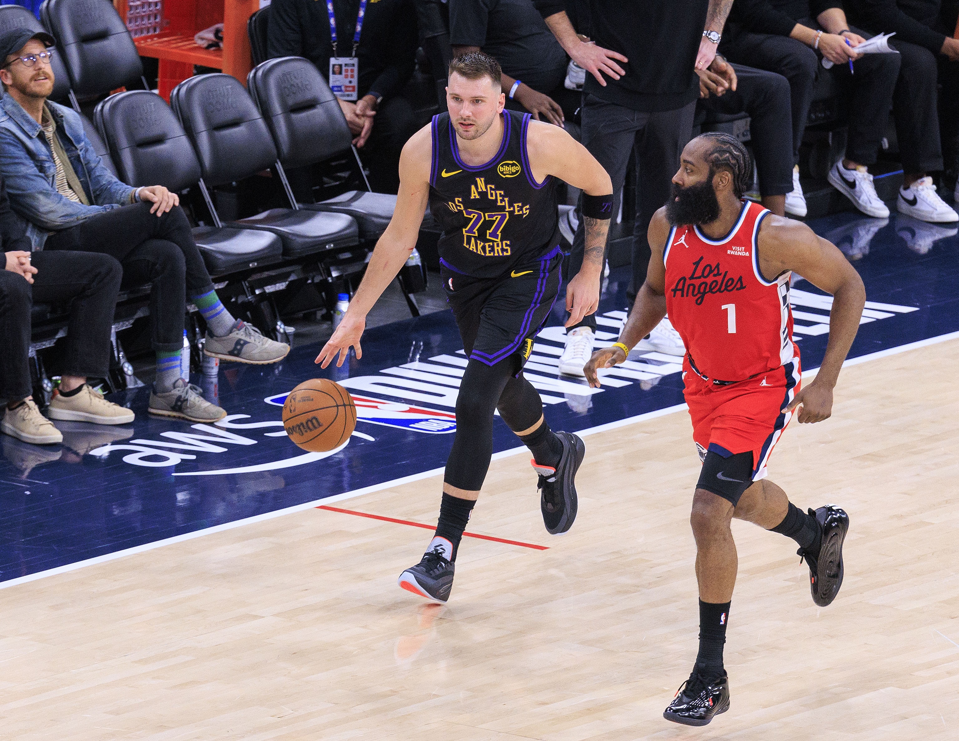 东契奇单场至少46分7板11助且命中8记三分 历史第二人&amp;比肩16哈登